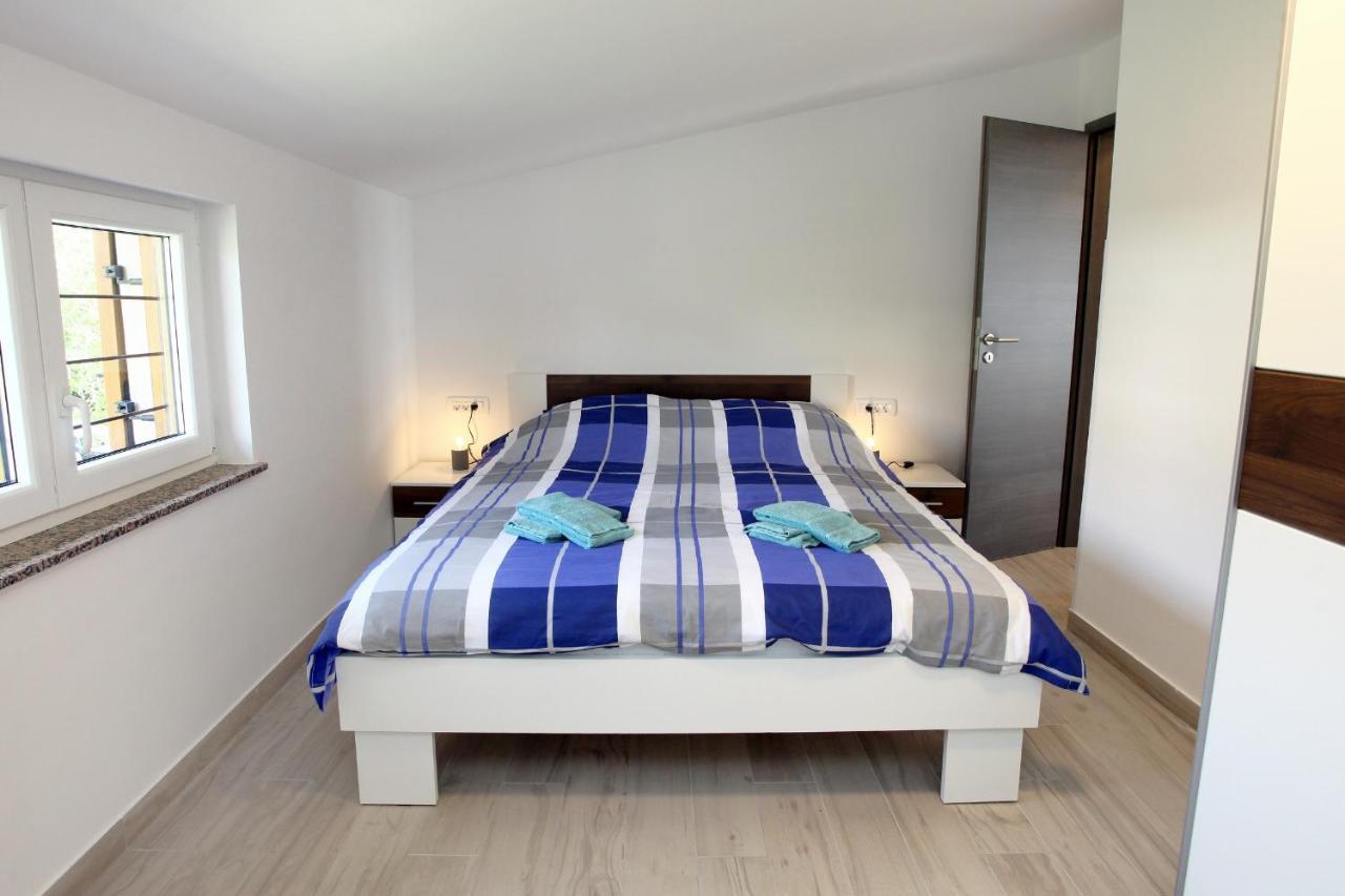 Sea View Istrian Countryside Apartment - Rota Dragonja Exterior photo